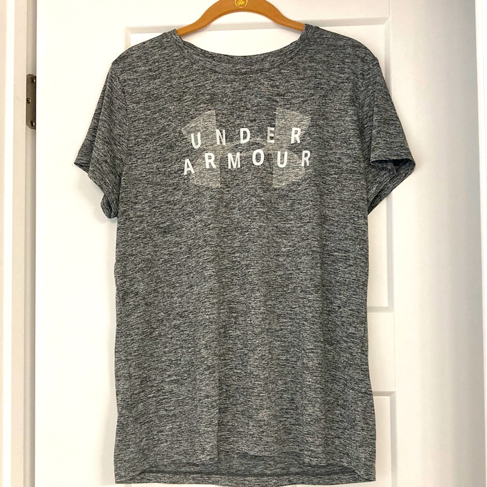 NWOT Under armour athletic top